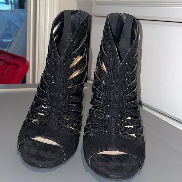 Bejeweled Jessica Simpson Heels - Picture 4 of 5